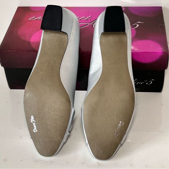 Easy Street Eloise Block Heel Pumps - Picture 7 of 7